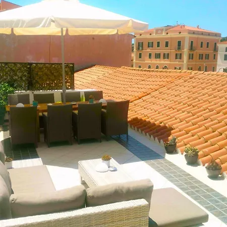 Domus De Janas Bed & Breakfast *